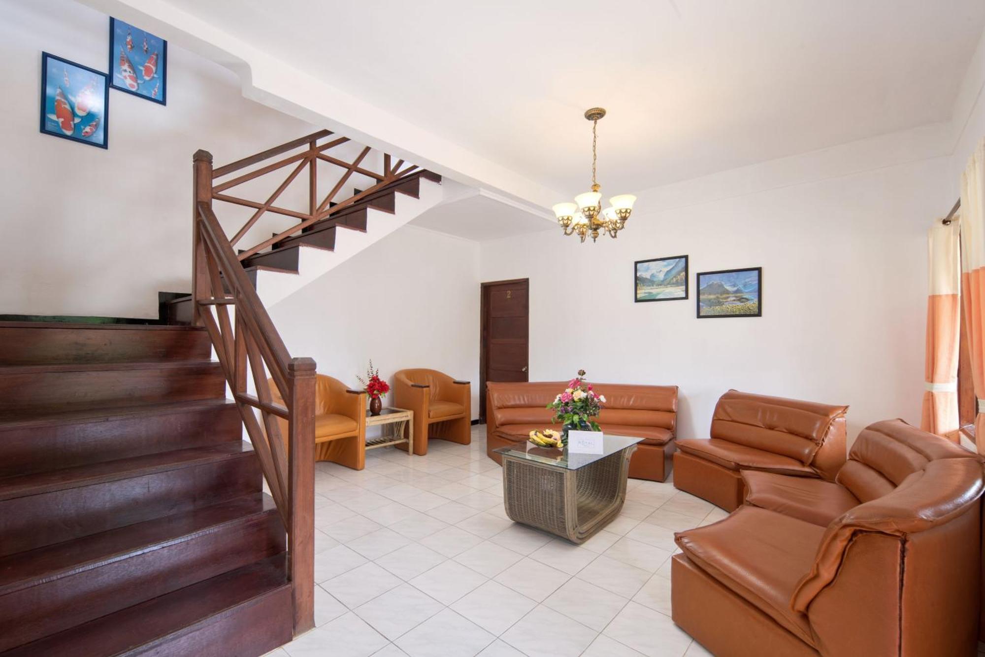 Royal Hotel And Villas Trawas Εξωτερικό φωτογραφία