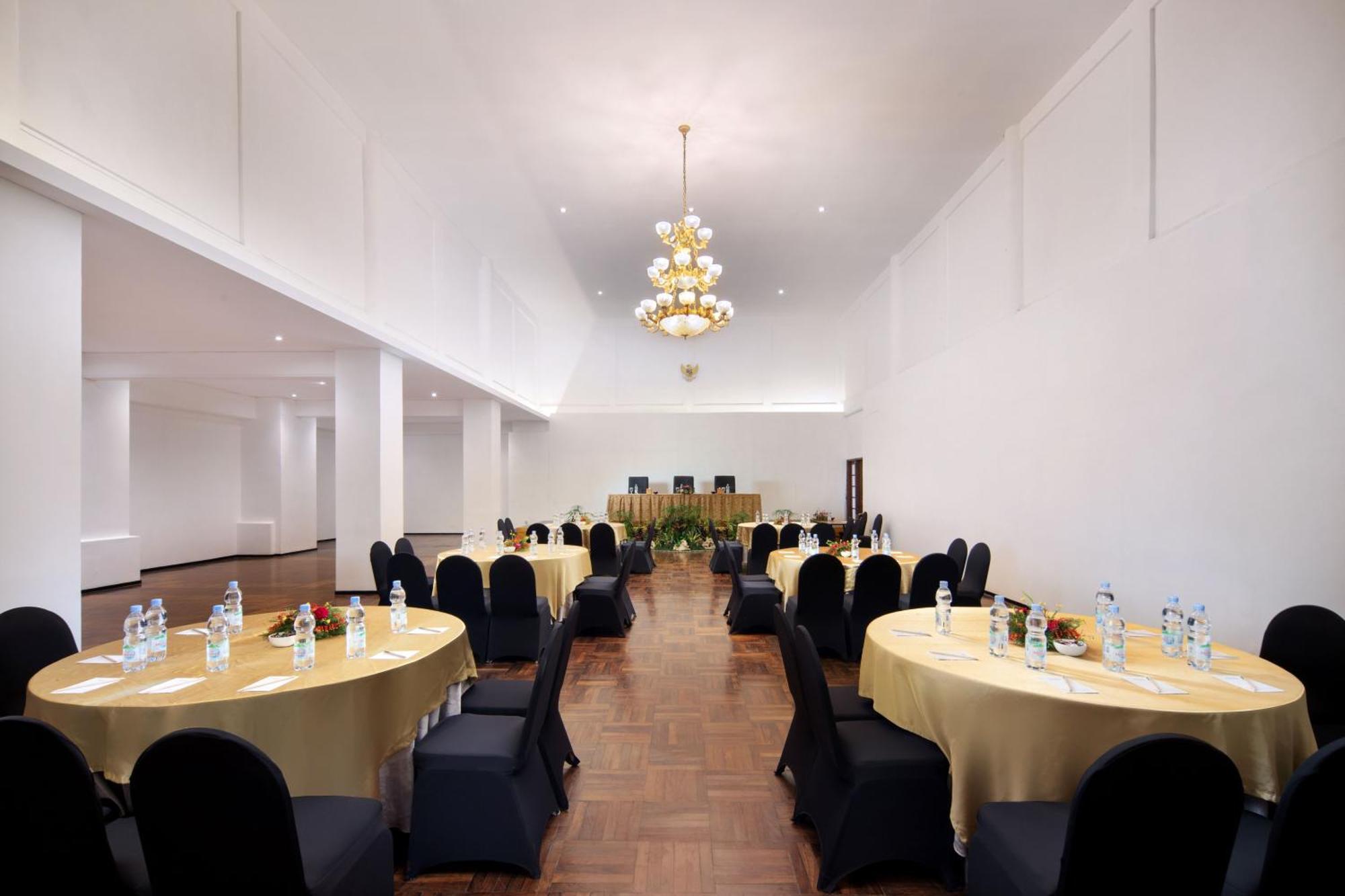 Royal Hotel And Villas Trawas Εξωτερικό φωτογραφία