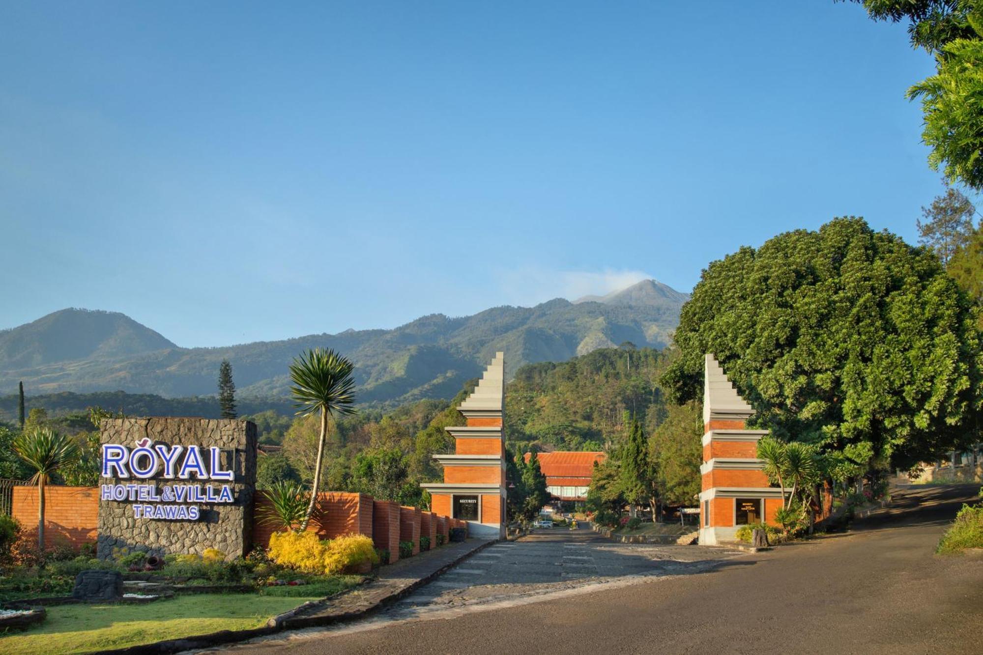 Royal Hotel And Villas Trawas Εξωτερικό φωτογραφία