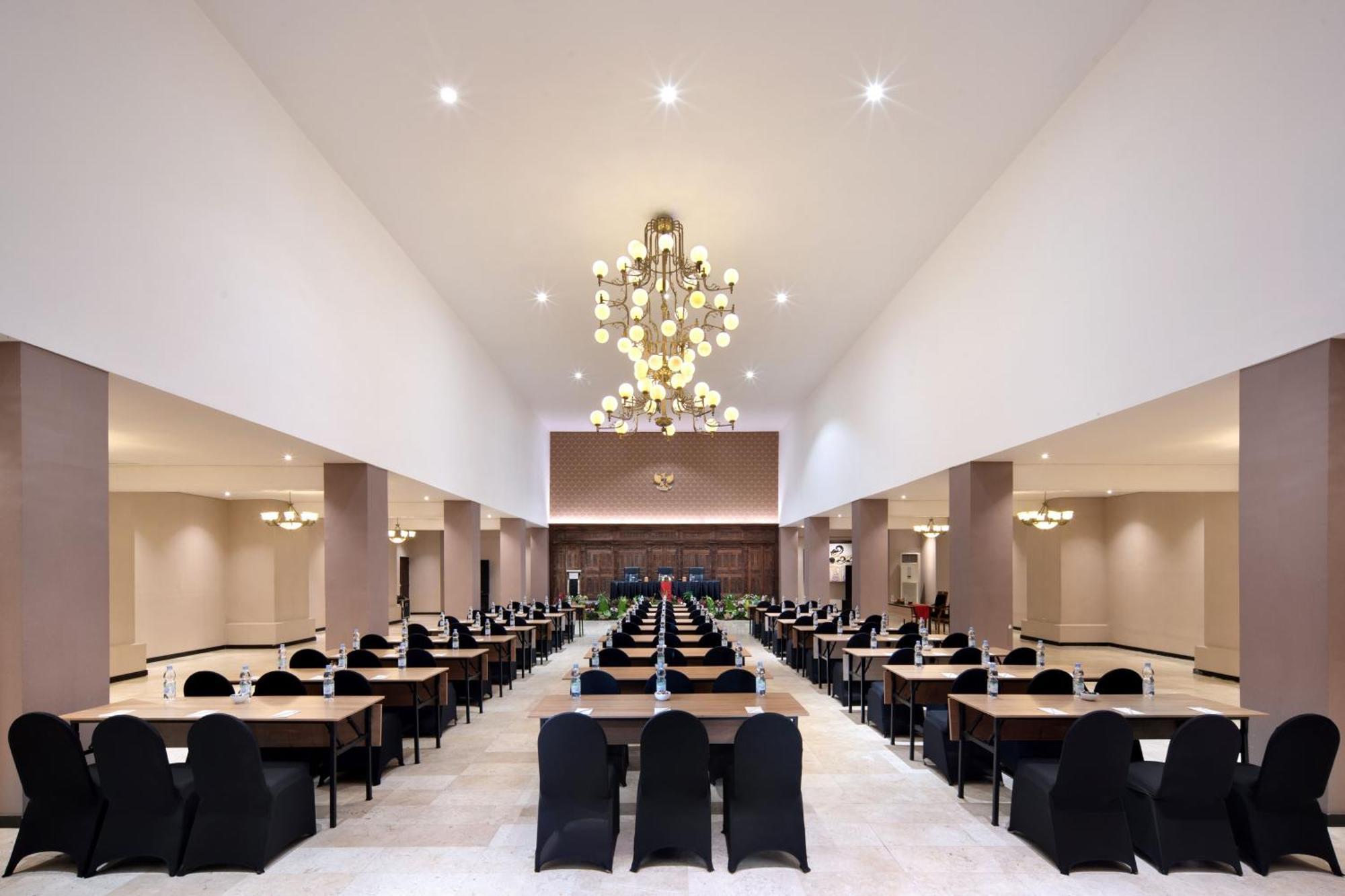 Royal Hotel And Villas Trawas Εξωτερικό φωτογραφία