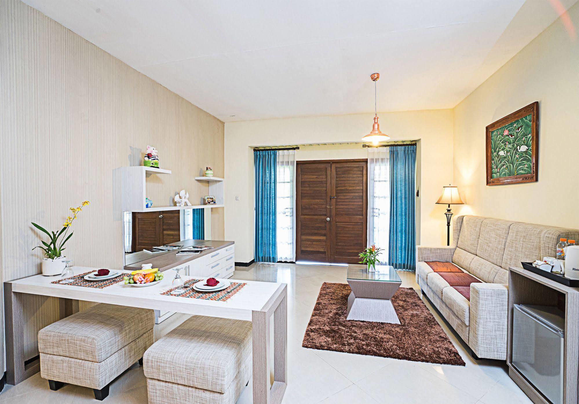 Royal Hotel And Villas Trawas Εξωτερικό φωτογραφία