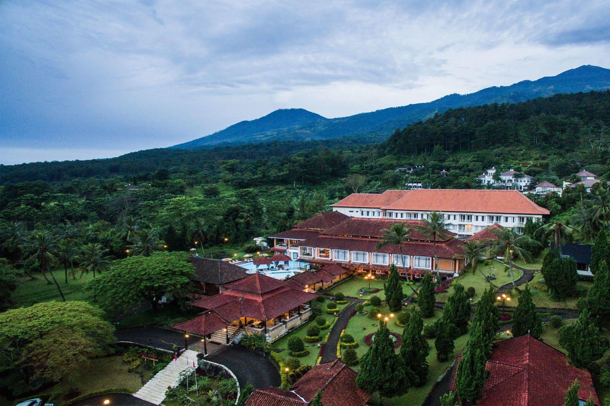 Royal Hotel And Villas Trawas Εξωτερικό φωτογραφία
